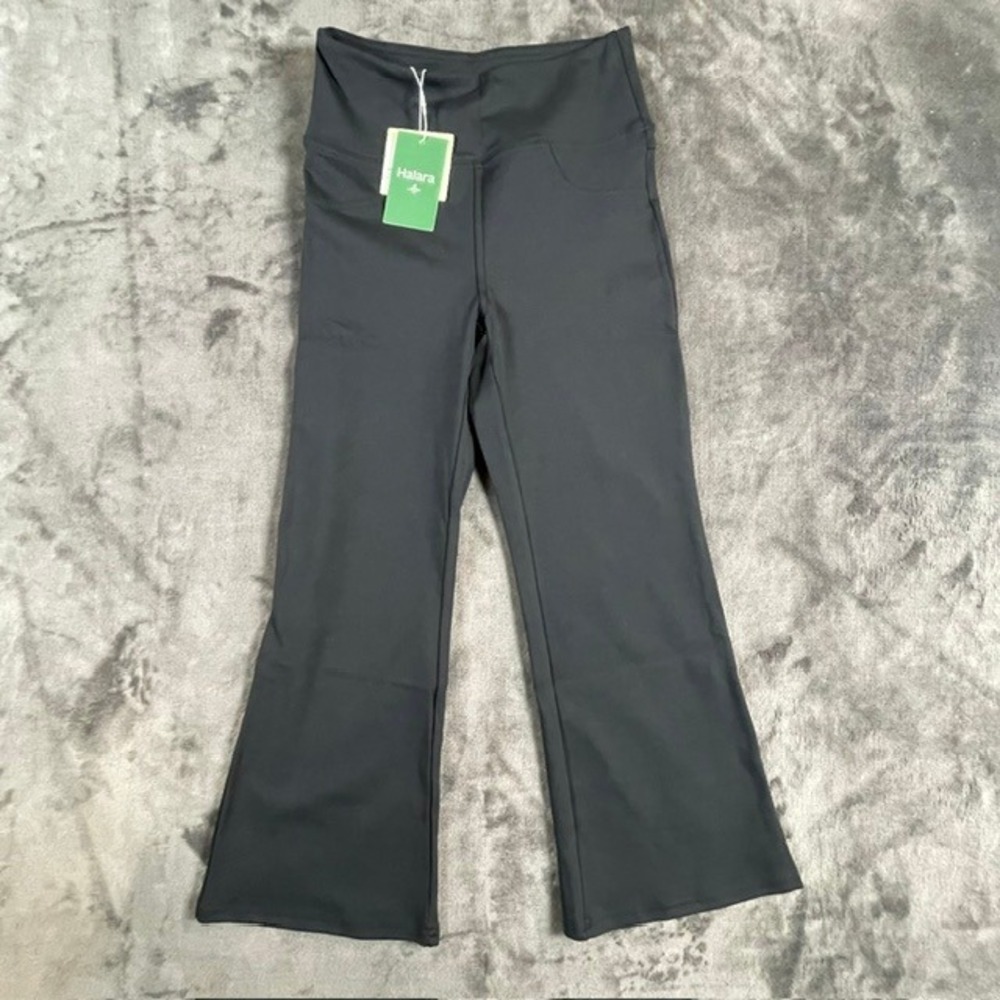 Halara DayStretch High Waisted Pocket Capri Flare Yoga Leggings Black Small